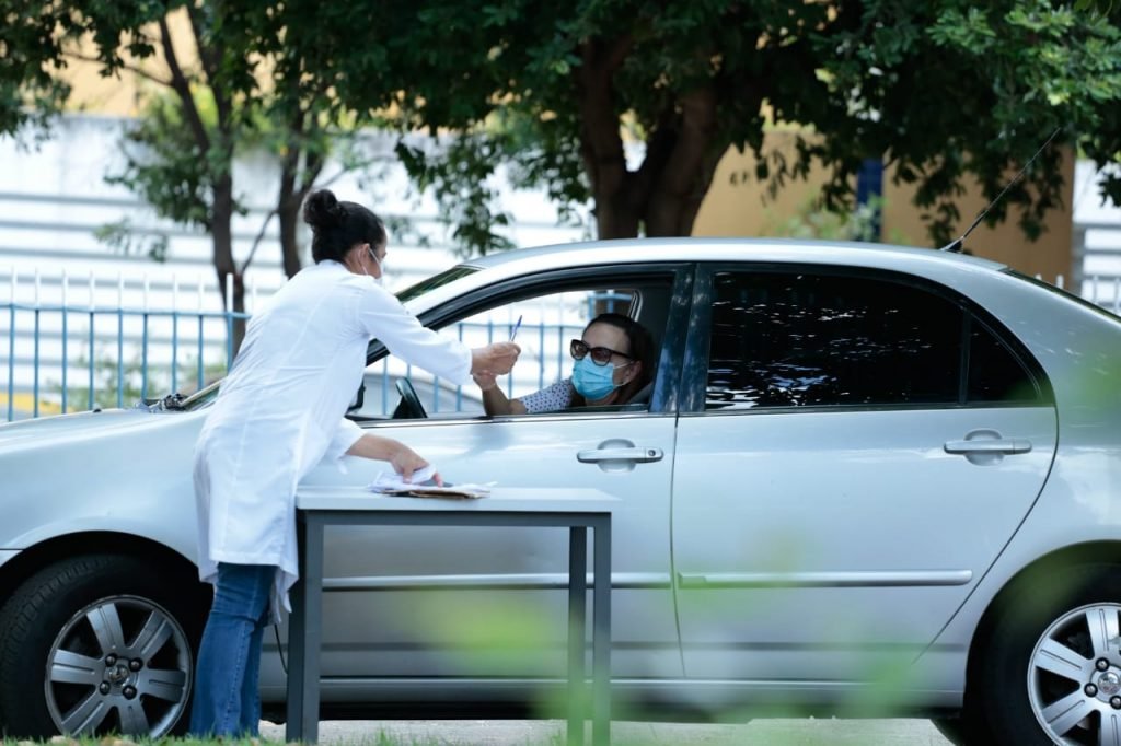 Drive-thru da vacinação contra a covid-19 em Goiânia (GO)