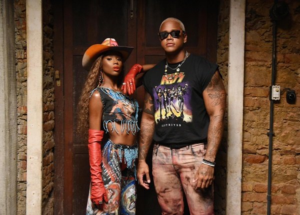Leo Santana e Malia em Onda