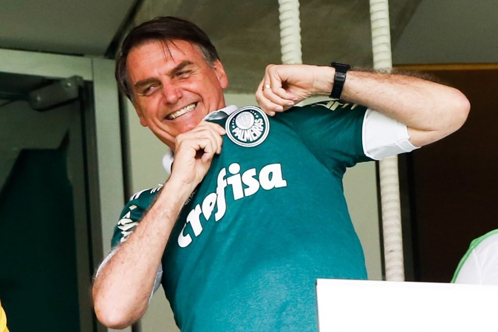 Bolsonaro responde seguidor que zombou por Palmeiras não ter mundial