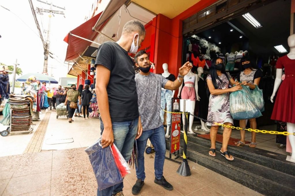 Aglomeração na região da 44, em Goiânia