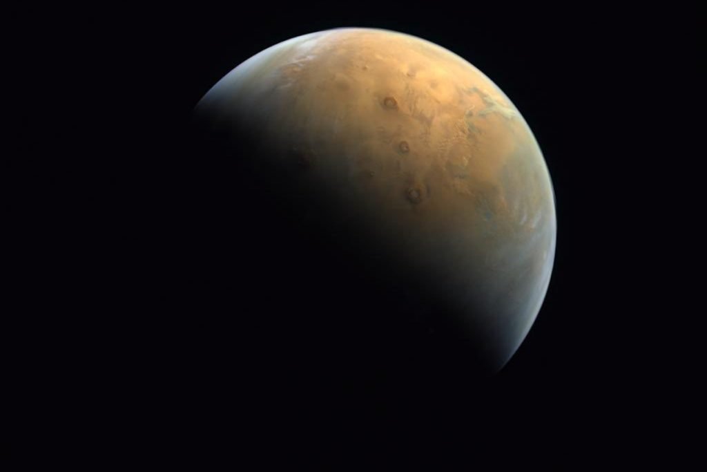 planeta marte fotografado por sonda dos Emirados Árabes
