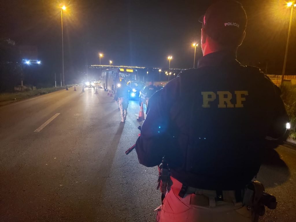 PRF operação motoristas bêbados