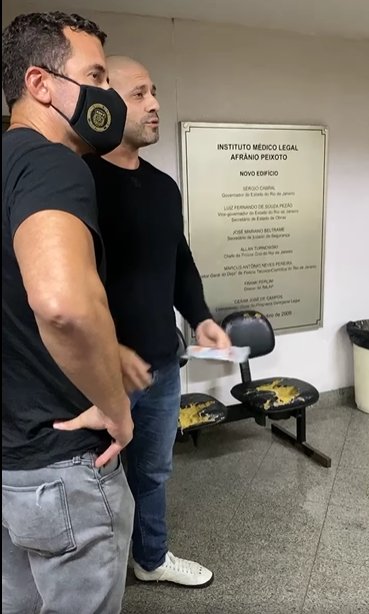 Daniel Silveira discute com agente do IML