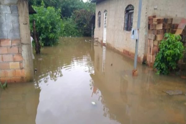 Chuva Causa Alagamentos E Deixa Famílias Desabrigadas Em BH | Metrópoles