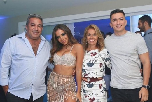 Anitta e Renan pais