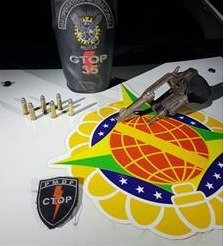 Homem armado em festa na Estrutural atira contra poliiciais e é preso