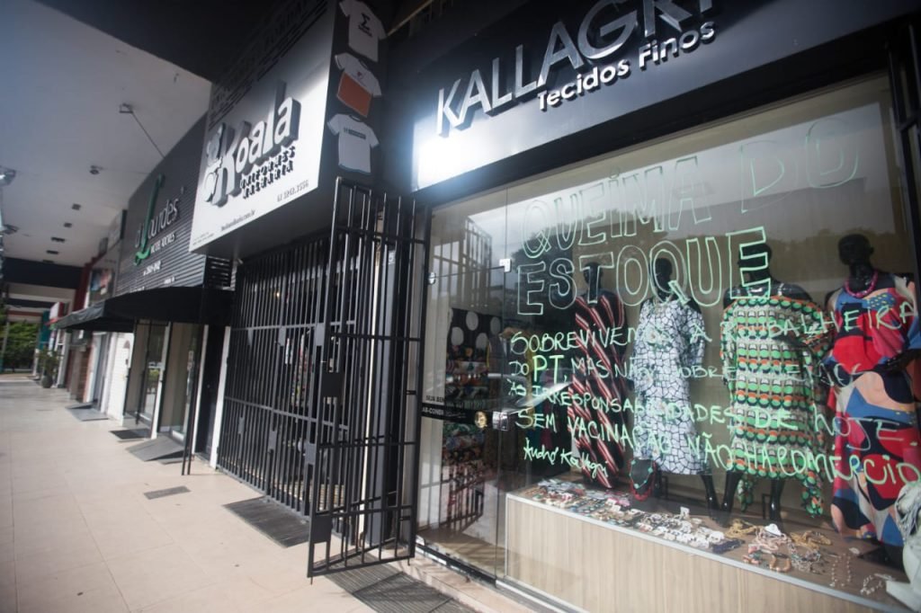André Kallagri em loja da Asa Sul