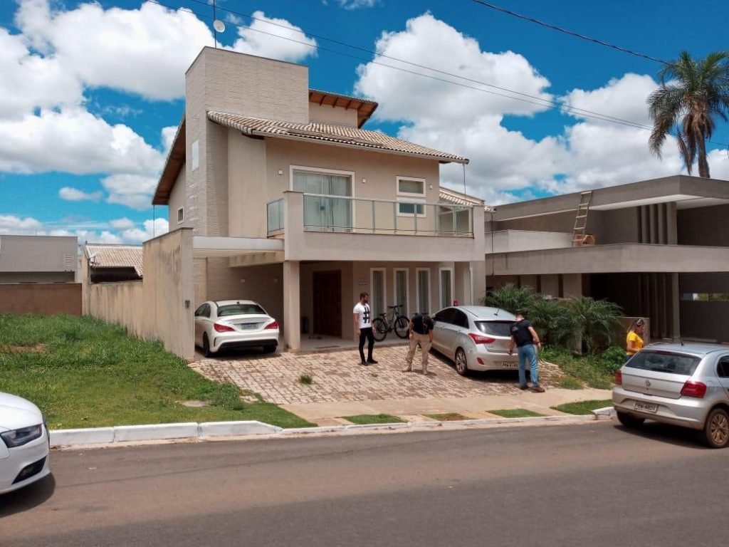 Casa onde a PCGO fez busca e apreensão