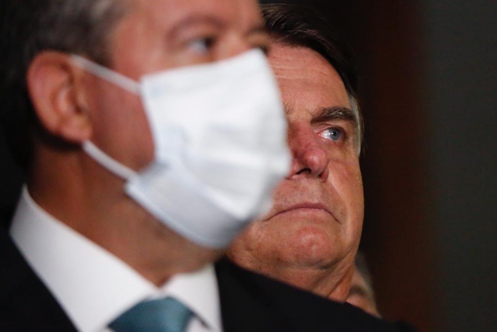 Presidente Bolsonaro e general Ramos vão ao Congresso Nacional acompanhar entrega simbólica da MP Eletrobrás no Salão Azul do Senado Federal