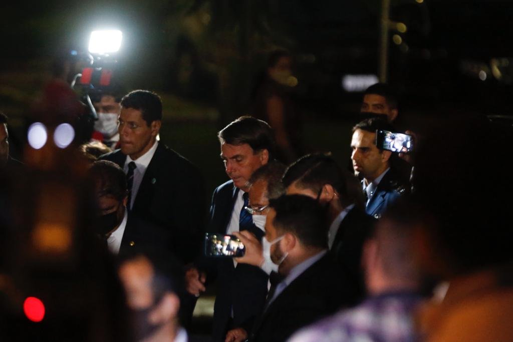 Presidente Bolsonaro e general Ramos vão ao Congresso Nacional acompanhar entrega simbólica da MP Eletrobrás no Salão Azul do Senado Federal