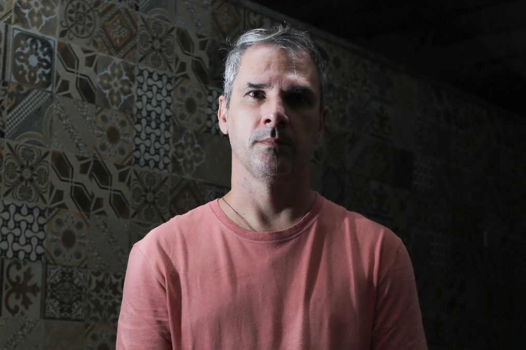 Fabrício Gomes, 43 anos, perdeu a mãe e a avó para a Covid-19
