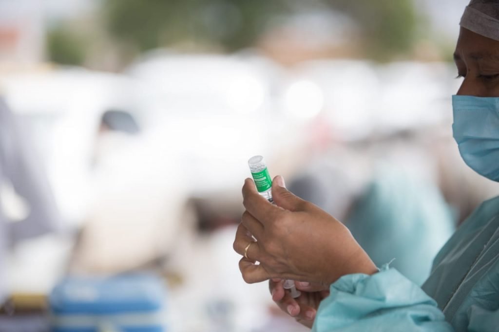 Vacinação contra a Covid-19 na UBS 5 em Ceilândia