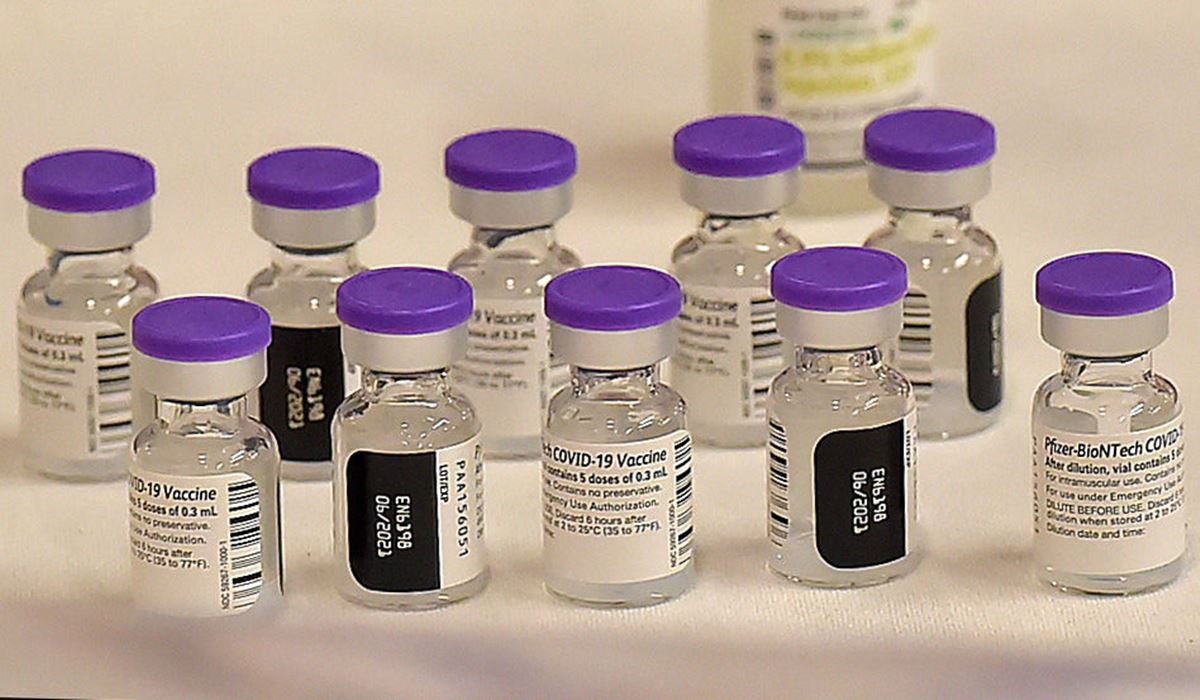 Uruguai aprova Pfizer na 3ª dose para vacinados com Coronavac.