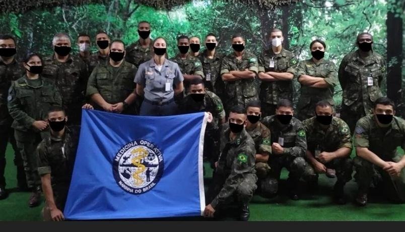Exército realiza curso na Marinha do Brasil e fotos são publicadas com máscara falsa