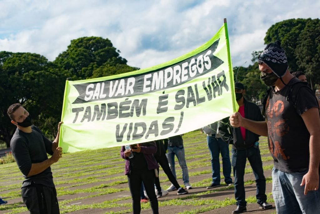 Manifestação contra o lockdown na frente do Palácio do Buriti