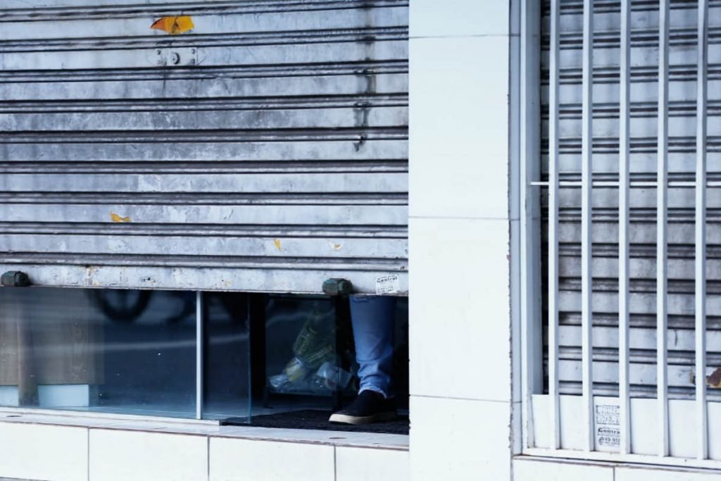 Descumprimento de decreto contra Covid pelo comércio em Goiânia