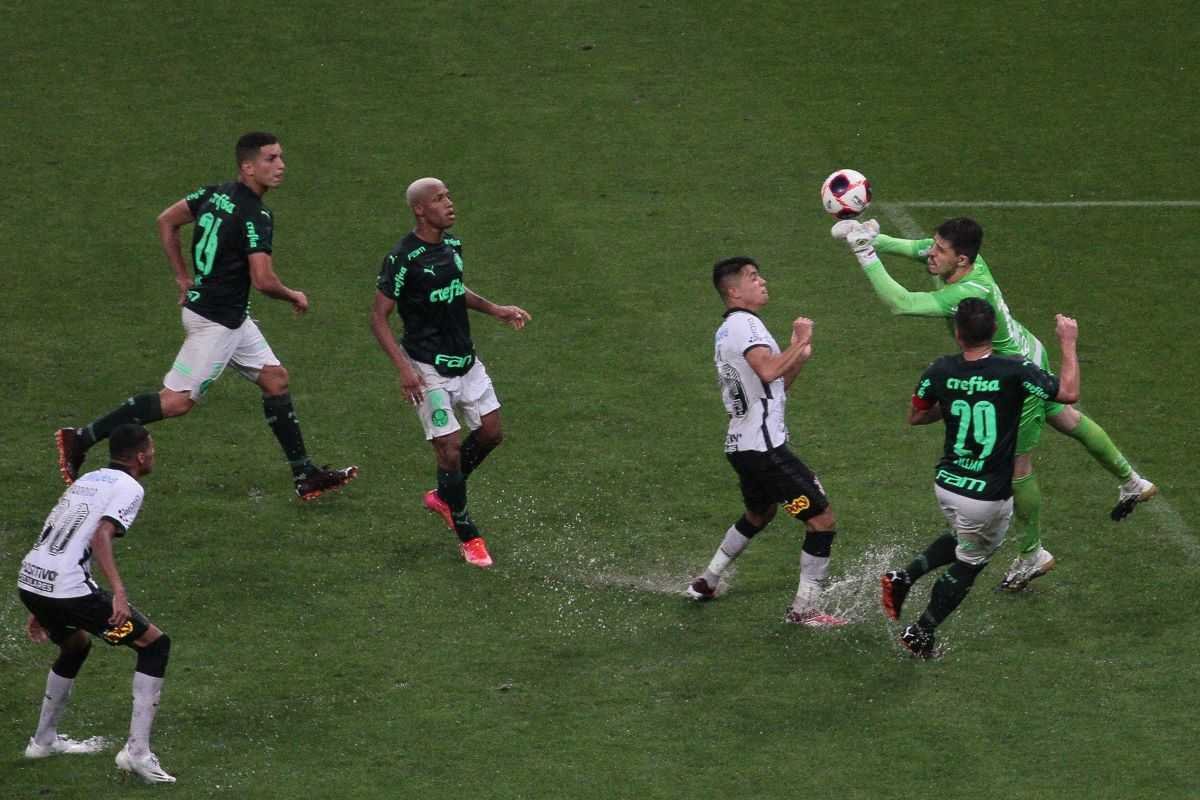 Futebol também se aprende no  - Estadão