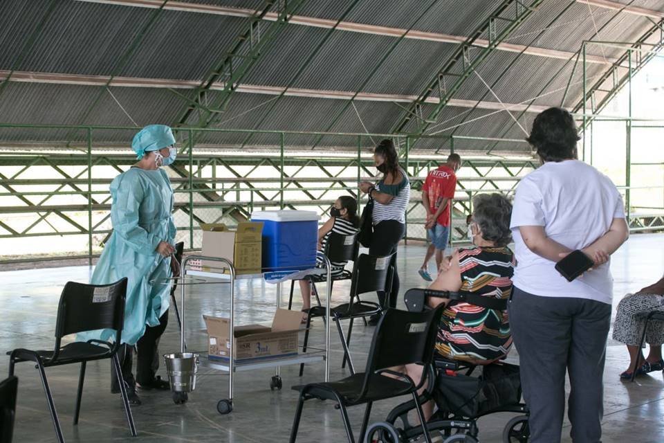 Vacinação de idosos contra a Covid-19 no Paranoá