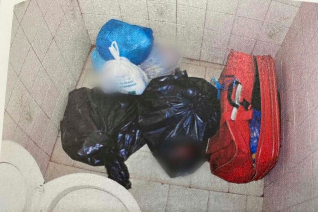 sacolas, sacos e mala onde homem foi colocado após ser esquartejado por amigo em Goiânia
