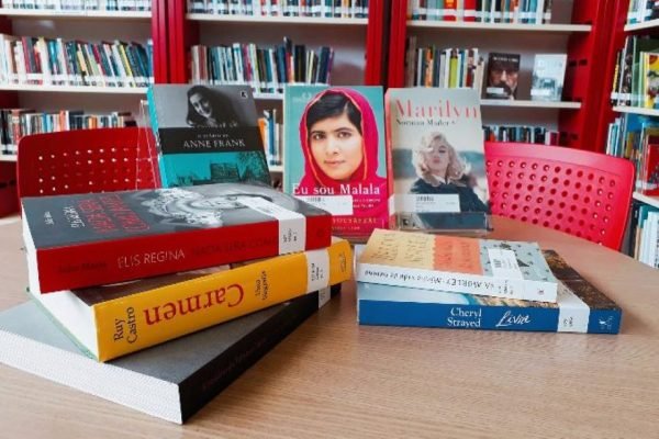 Dia Internacional da Mulher  livros suscitam questões ainda