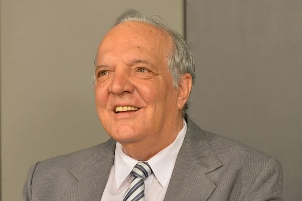 ex-deputado federal, ex-deputado estadual e ex-prefeito de anápolis, em goiás, adhemar santillo. ele faleceu nesta terça-feira (9/3)