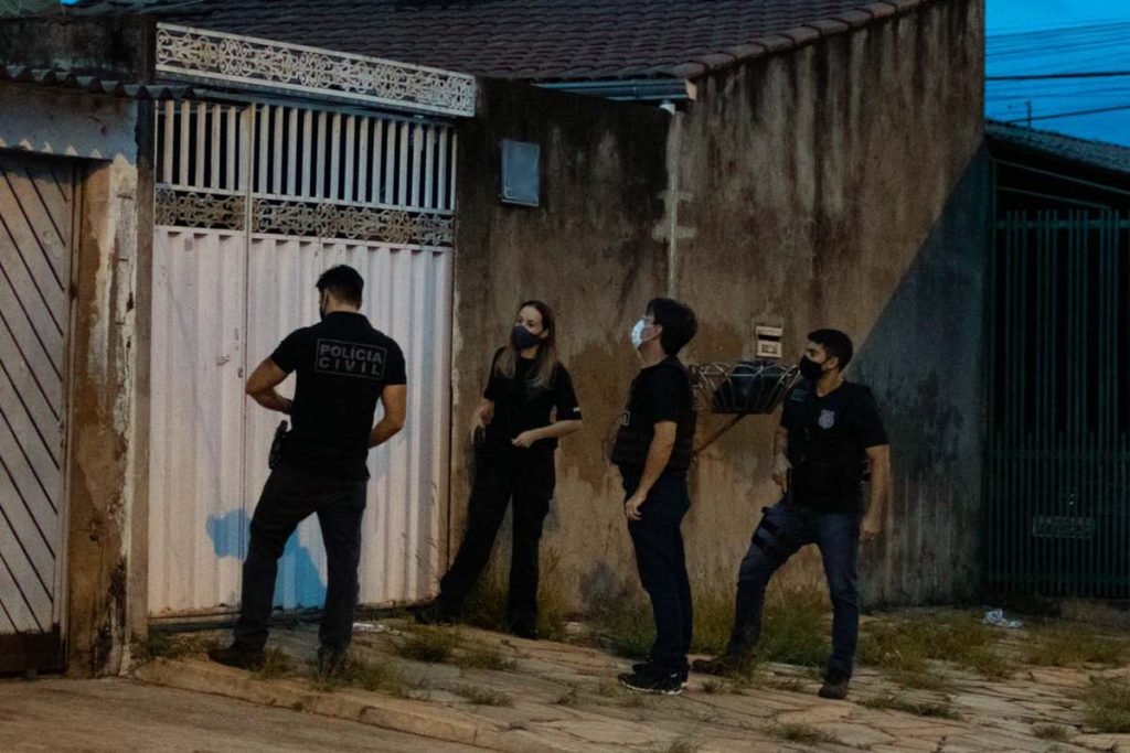 Operação da polícia civil do Distrito Federal cumpre mandatos de busca e apreensão no recanto das emas