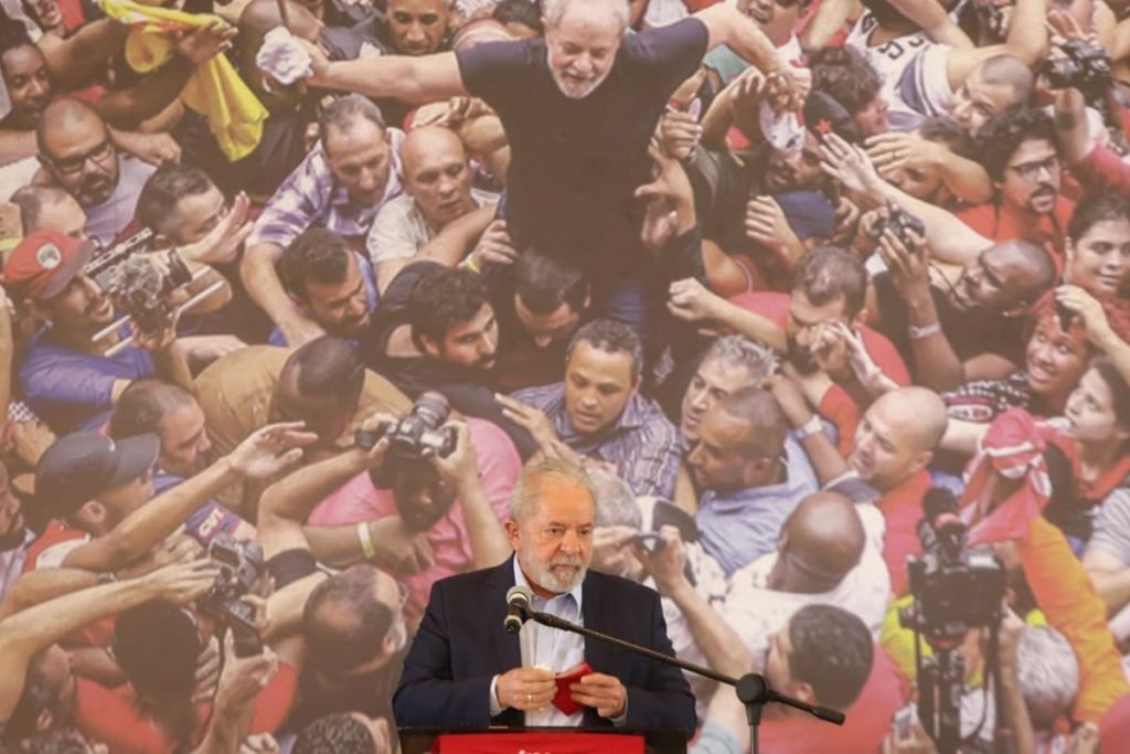 Lula Fui vítima da maior mentira jurídica contada em 500 anos - O ex-presidente, que ficou preso 580 dias por corrupção e lavagem de dinheiro, teve as condenações anuladas