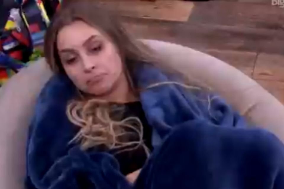 Carla Diaz leva bronca no quarto secreto
