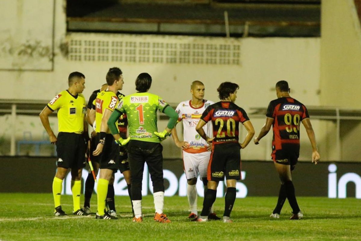 Bahia e Vitória, o sumiço do futebol, e agora, o que fazer?