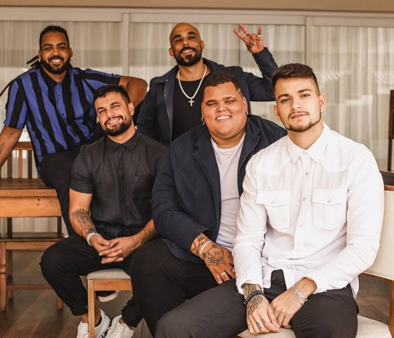 Grupo de pagode brasiliense Menos é Mais