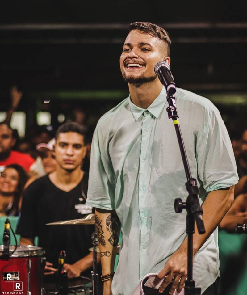 Grupo de pagode brasiliense Menos é Mais