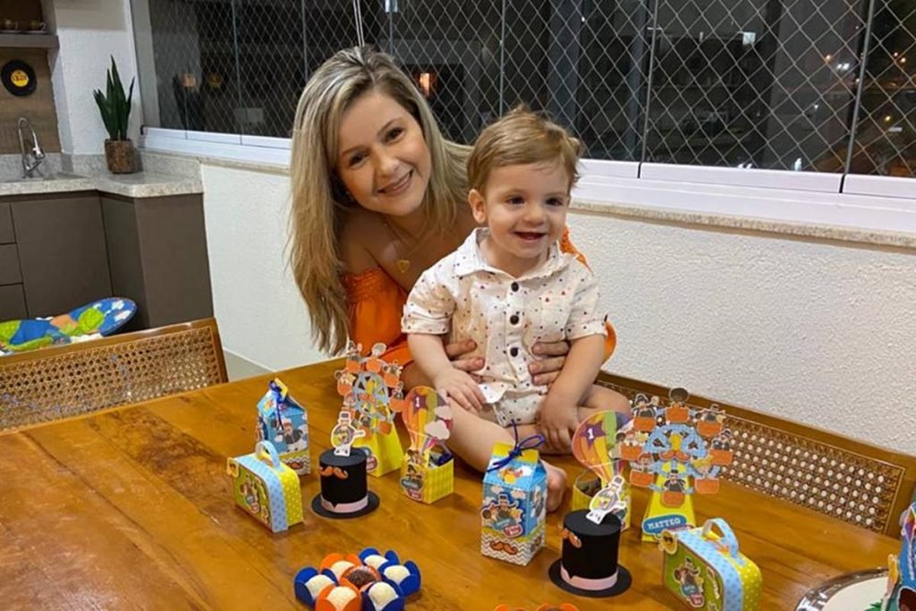 Aniversário de 1 ano do Matteo Christian em Goiânia. Foi uma festa restrita, entre a família, somente, em decorrência da pandemia. Ele nasceu e fez um ano ainda durante a pandemia da Covid-19, em Goiânia, Goiás