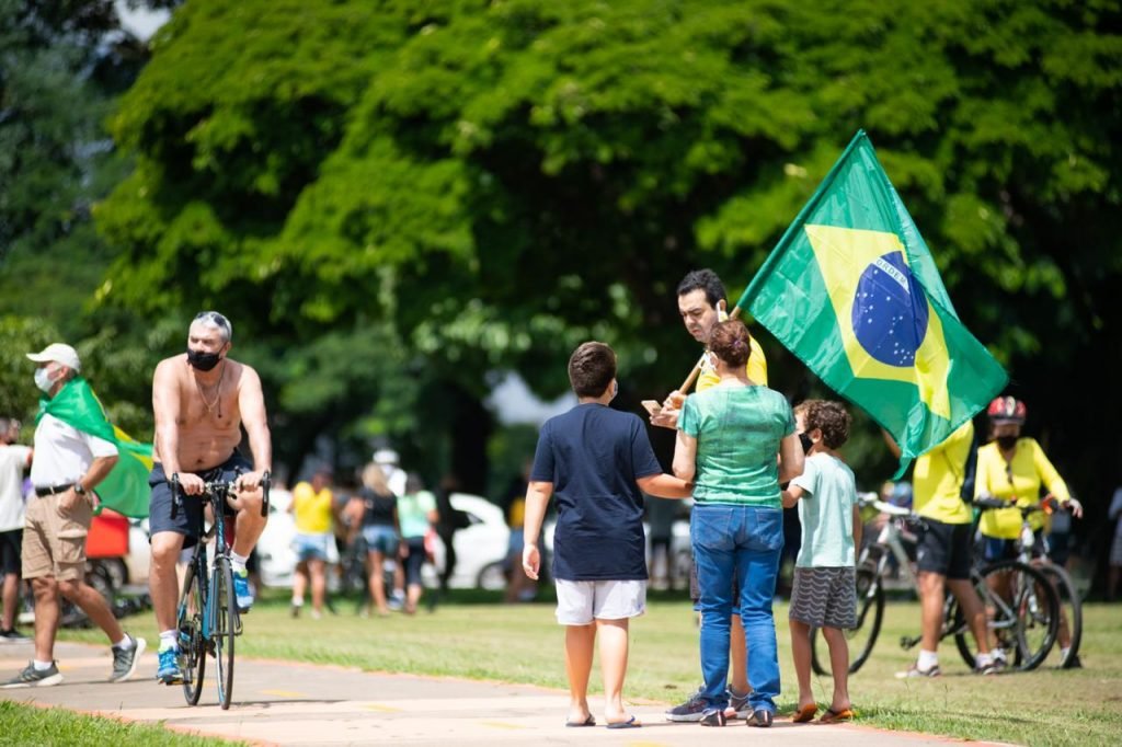 Manifestantes anti Lockdown e aliados de Bolsonaro fazem manifestação em brasilia esplanada