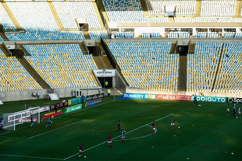 Futebol feminino é sucesso de público e atrai torcedor para estádio