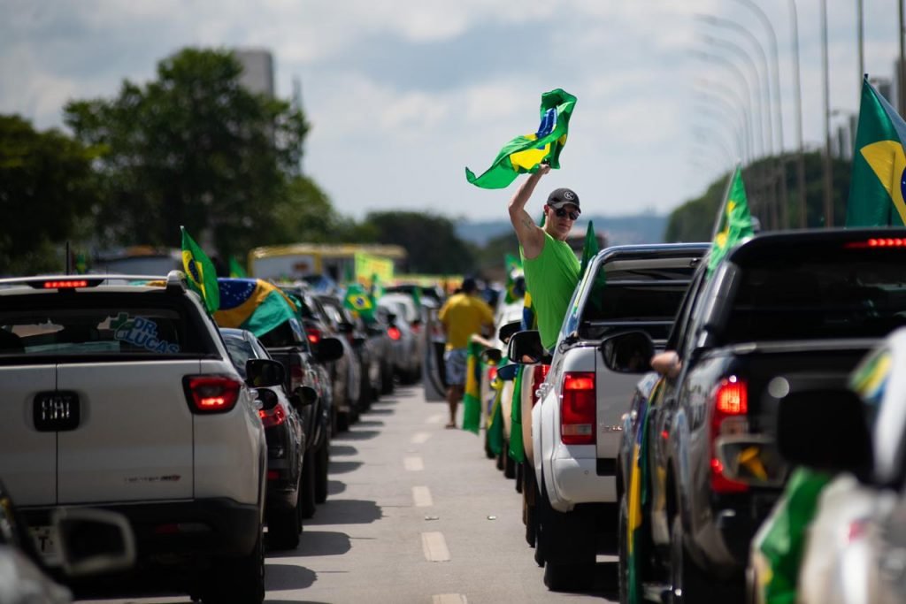 Manifestantes anti Lockdown e aliados de Bolsonaro fazem manifestação em brasilia esplanada