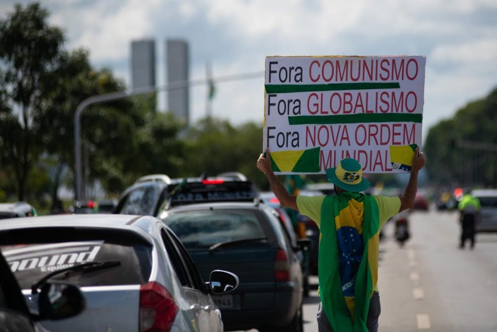 Manifestantes anti Lockdown e aliados de Bolsonaro fazem manifestação em brasilia esplanada
