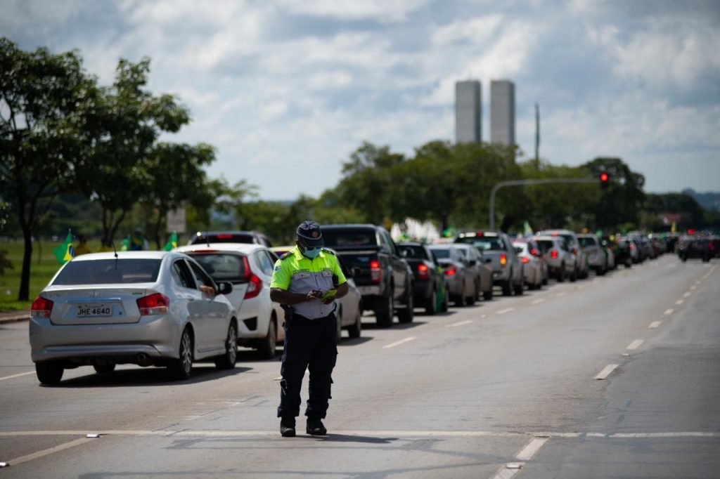 Manifestantes anti Lockdown e aliados de Bolsonaro fazem manifestação em brasilia esplanada