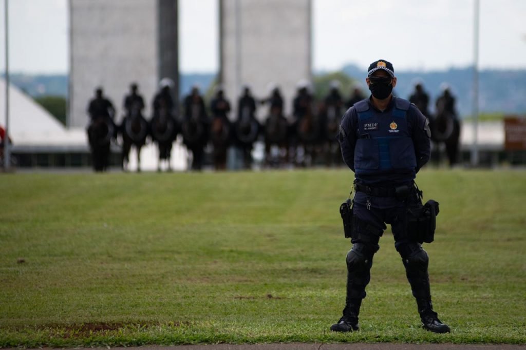 Manifestantes anti Lockdown e aliados de Bolsonaro fazem manifestação em brasilia esplanada