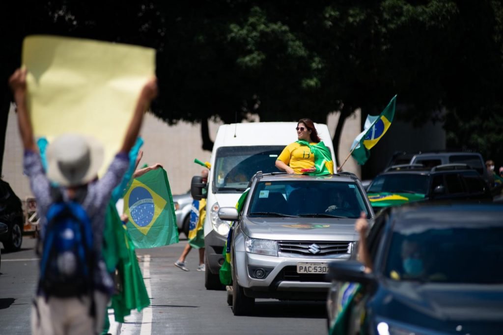 Manifestantes anti Lockdown e aliados de Bolsonaro fazem manifestação em brasilia esplanada