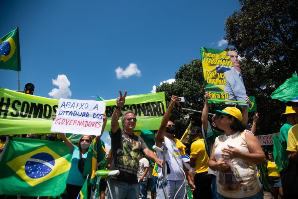Manifestantes anti Lockdown e aliados de Bolsonaro fazem manifestação em brasilia esplanada