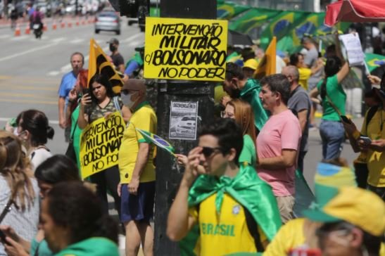 Protesto em São Paulo contra o governador João Doria e pela intervenção militar