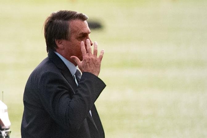 Bolsonaro com apoiadores