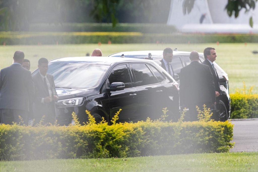 Bolsonaro com apoiadores