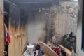Casa destru&iacute;da ap&oacute;s inc&ecirc;ndio