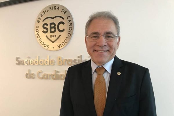 Médico cardiologista Marcelo Queiroga