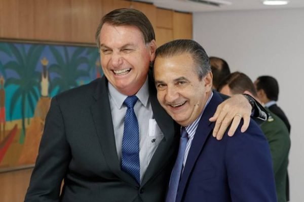 Pastores aliados de Bolsonaro propõem jejum e vigílias para virar