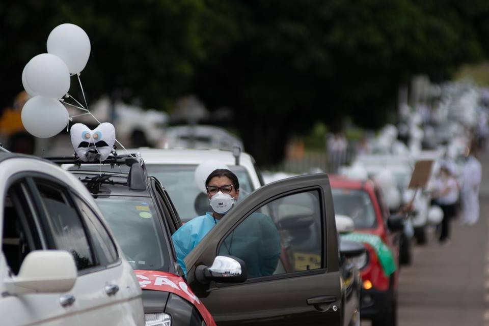 Dentistas protestam por vacina no DF