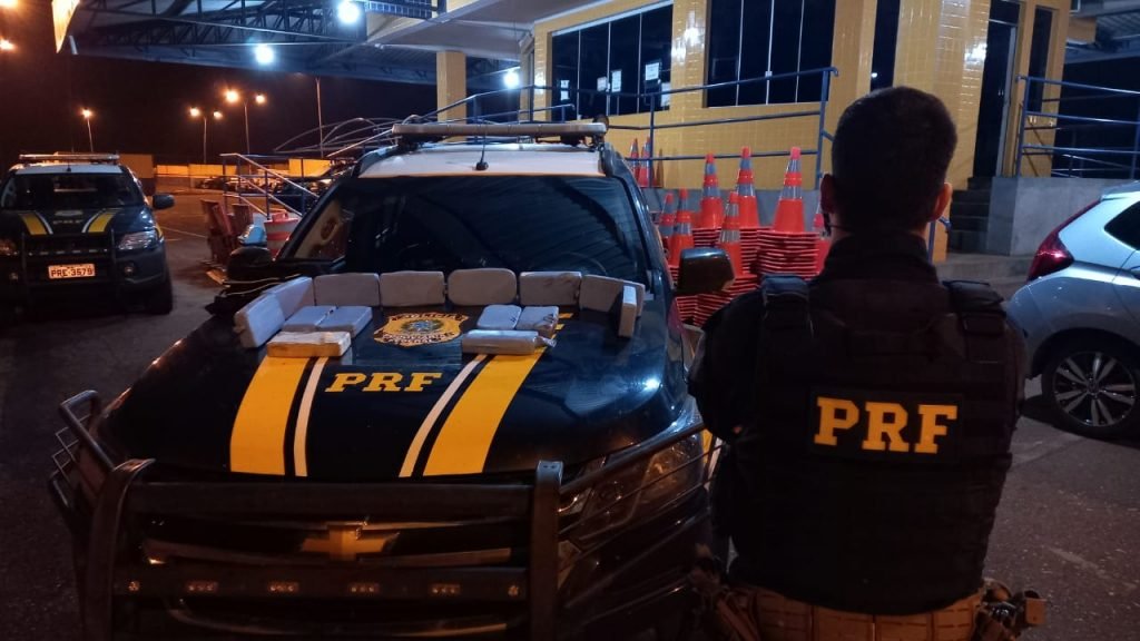 goias viatura prf durante apreensão de drogas em rio ver