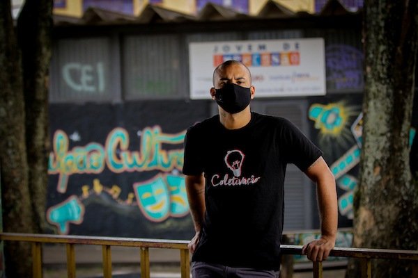 homem de máscara