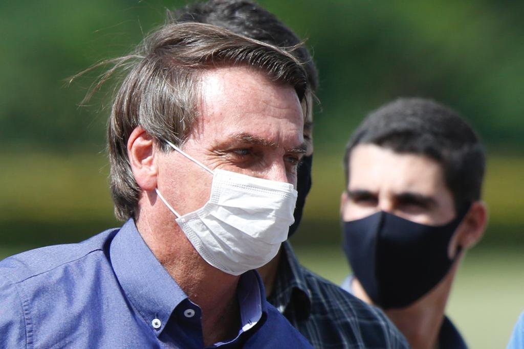 Bolsonaro tem 'festinha' de aniversário no Palácio da Alvorada com